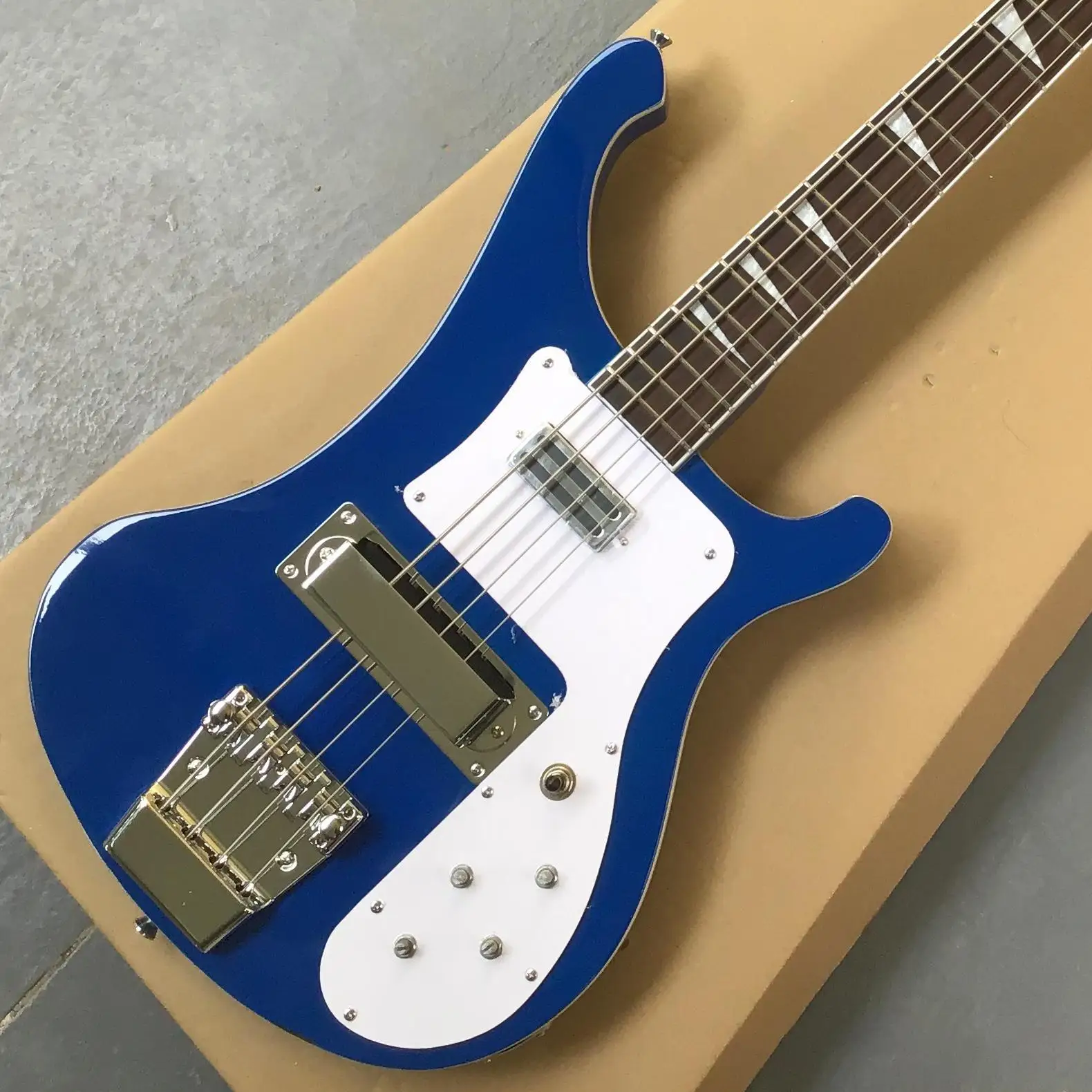 guitar factory High quality 4 string Electric bass, blue, customizable, erfect tone,high-quanlity wood, in stock