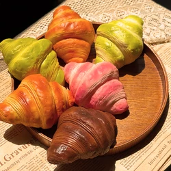Artificial Bread Fake Croissant Slow Rebound Pinch Decompression Vent Squeeze Slow Rising Decompress Food 1Pc