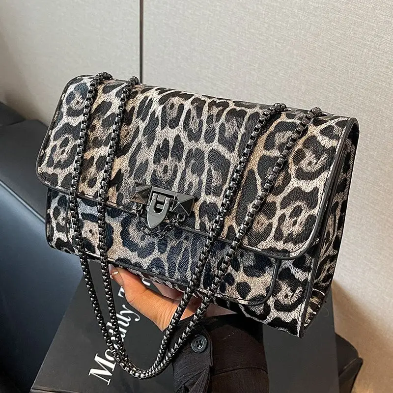 

2025 New French Leopard Print Bag Fashion Simple Versatile Casual Single-shoulder Chain Package Niche Design Crossbody Bag Women