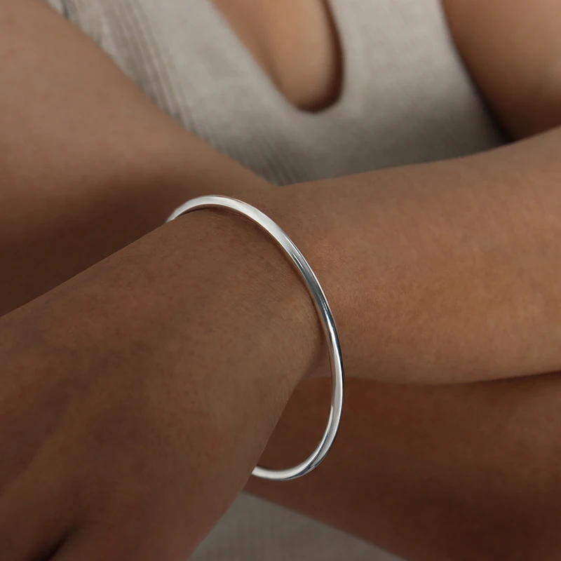 Bracelete circular minimalista de aço inoxidável para mulheres, pulseiras de mão de mulheres, joias fadeless, luxo