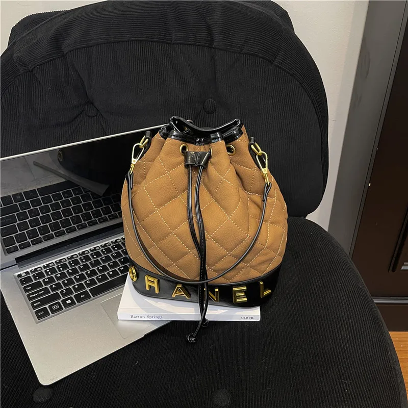 حقيبة هوبو جلد نباتية مبطنة حديثة تصميم مترهل متطور للعمل في عطلة نهاية الأسبوع حمل أنيق ومتعدد الاستخدامات #2