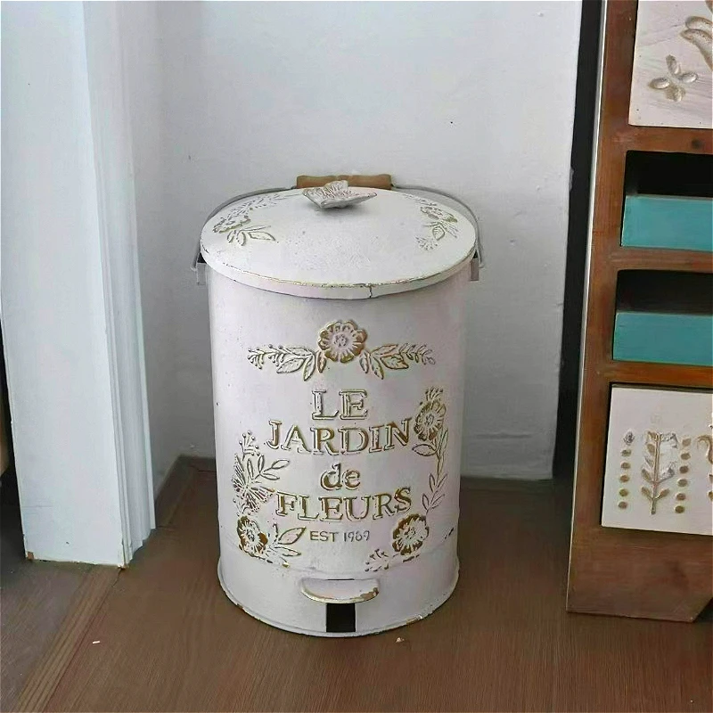 Vintage Iron Pedal Trash Can Large Silent Outdoor Garbage Bin with Lid for Garden Courtyard Patio Home Decor Heavy Duty