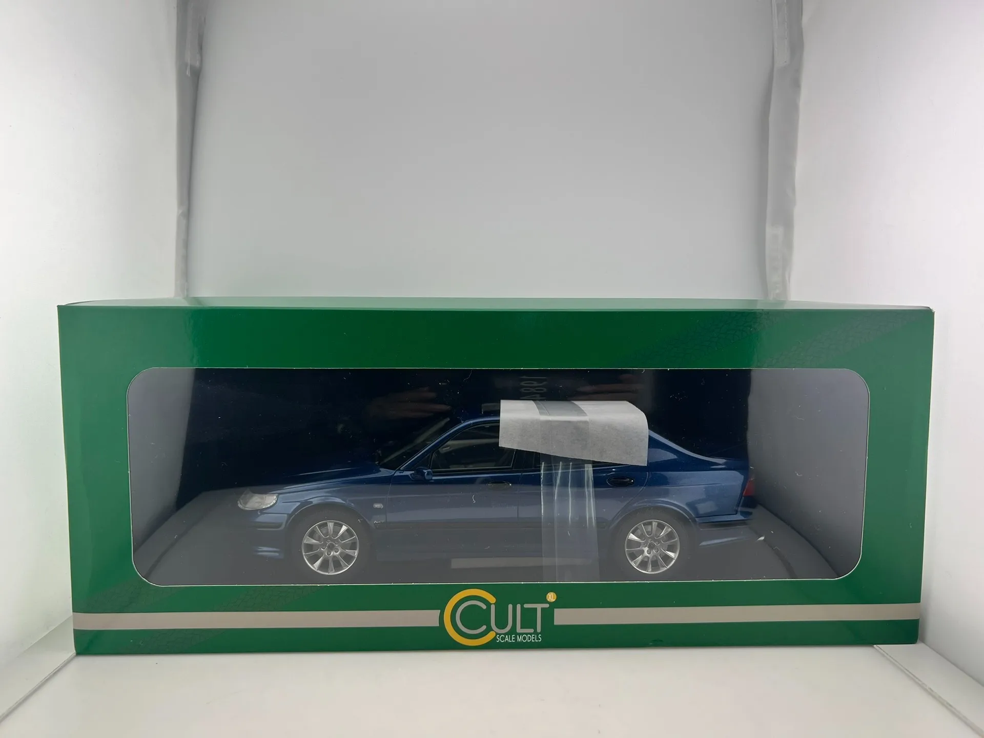 

Литой под давлением CULT масштаб 1/18 Saab 1997-2005 модель автомобиля из смолы Коллекционная игрушка в подарок сувенир дисплей орнамент
