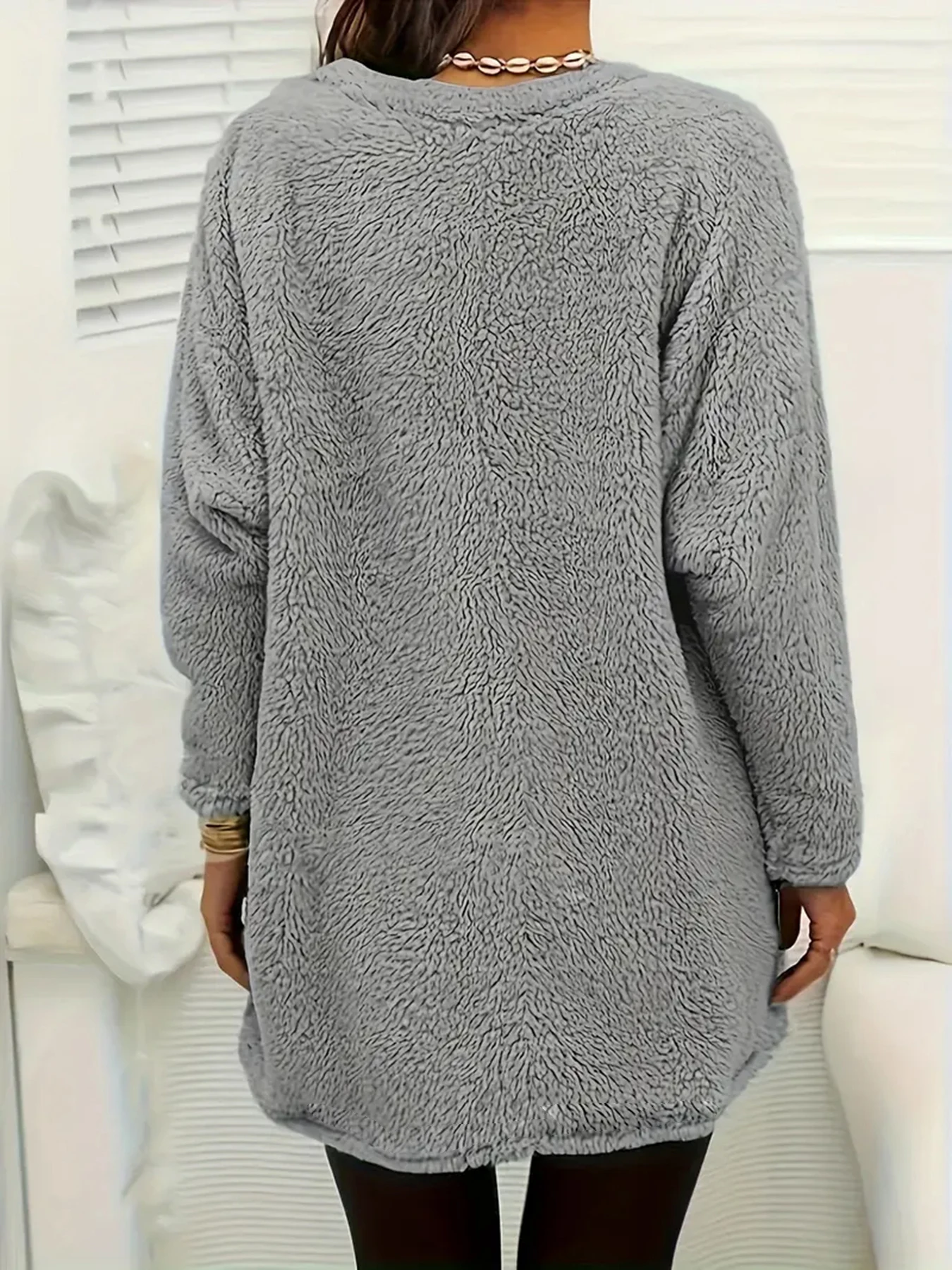 Women Plus Size Gray Sherpa Fleece Heart Dog Paw Print Crew Neck Pocket Long Tunic Daily Sweatshirt