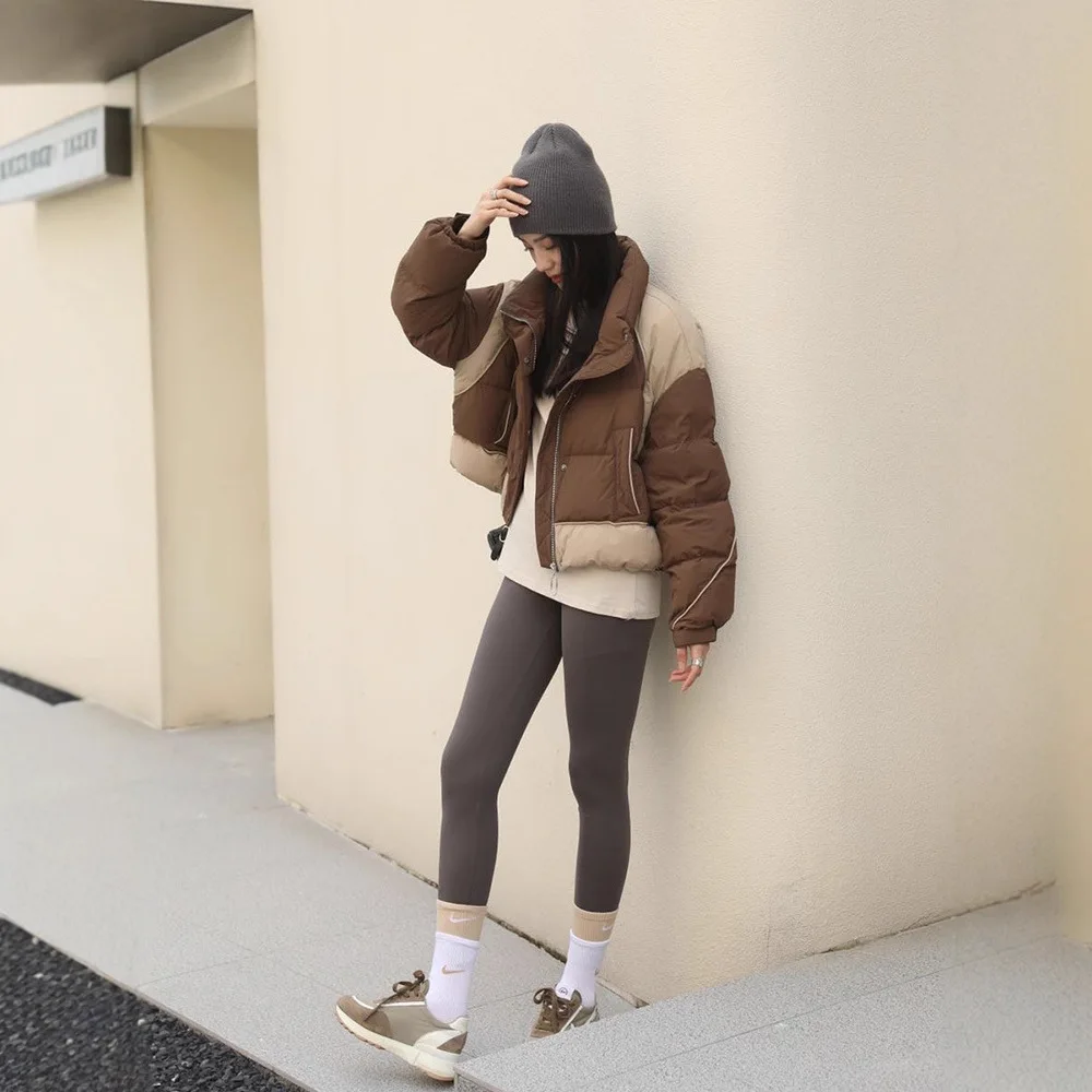 เสื้อแจ็คเก็ตขนเป็ดสีแฟชั่น ดีไซน์ทันสมัย ช่วยให้ดูอ่อนวัย ทรงสั้น หนา บุขนเป็ดขาว 90% ทรงหลวม อุ่นสบาย