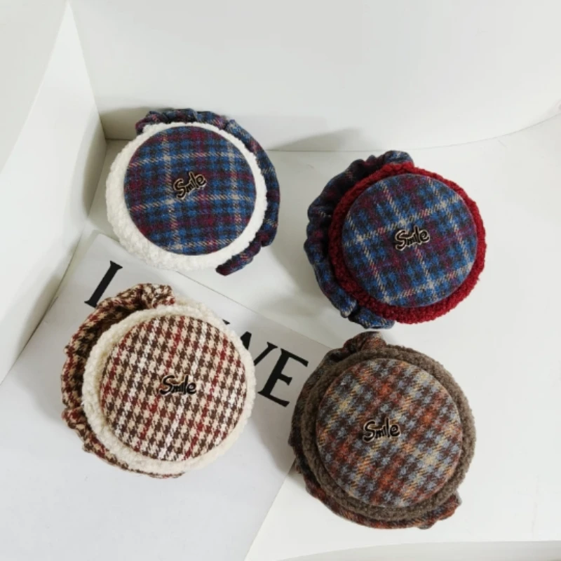 Niedliche Ohrenschützer Winter neuer Stil Retro Plaid Letter Label faltbar für Studenten Radfahren Kälteschutz Ohrwärmer Zubehör Frauen