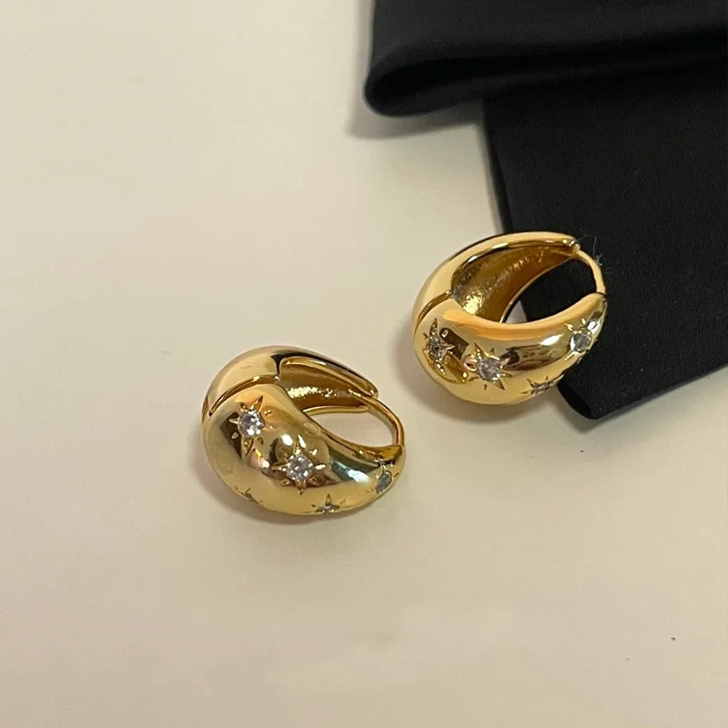 Brincos de argola de zircão para mulheres, cor dourada, estrela lisa, grossas metálicas, strass solar, fivela de orelha, joias punk, presentes para