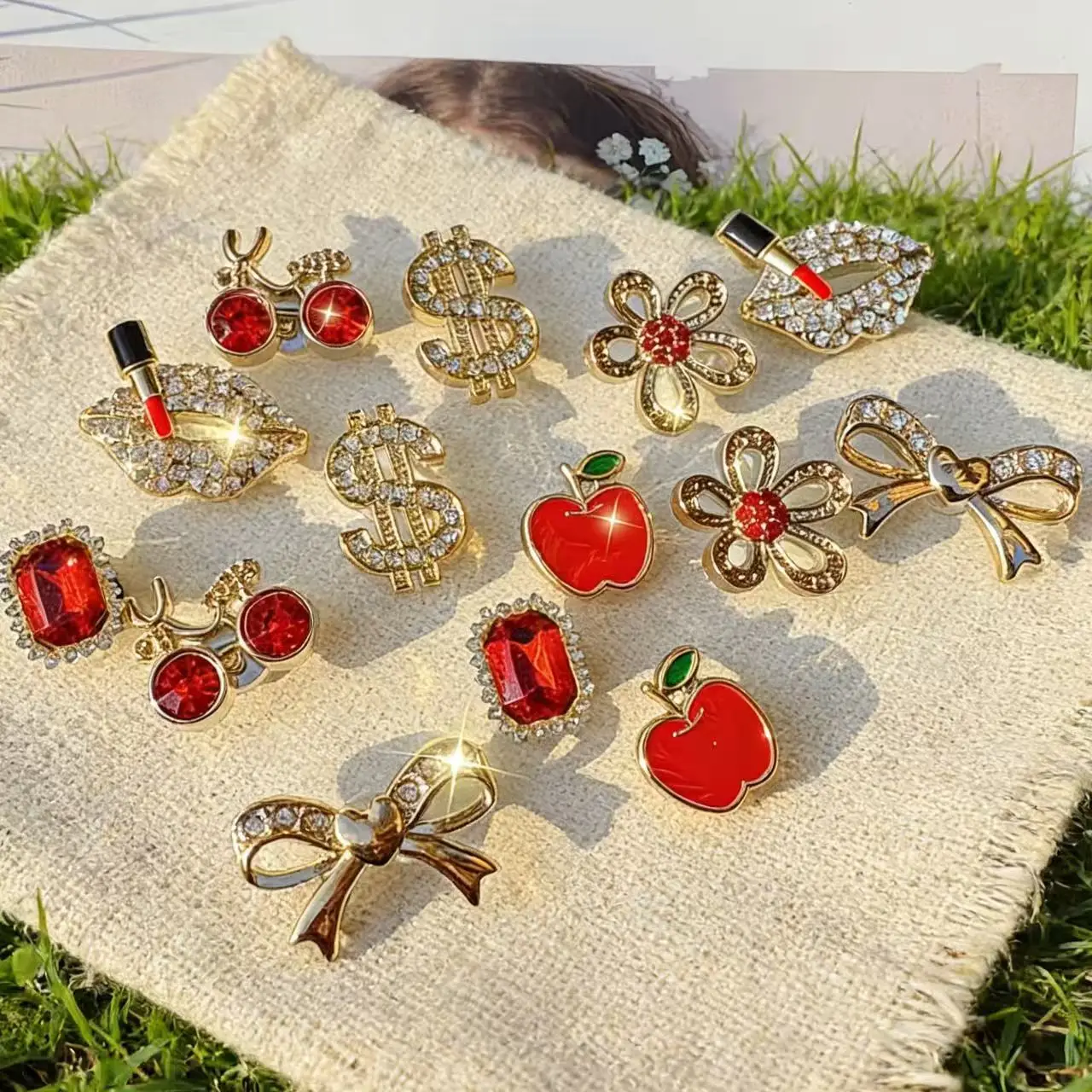 14-pecas-de-decoracoes-para-sapatos-com-strass-vermelho-e-dourado-em-formato-de-batom-e-flor-destacaveis-adornos-de-moda-acessorio-divertido-para-sapatos