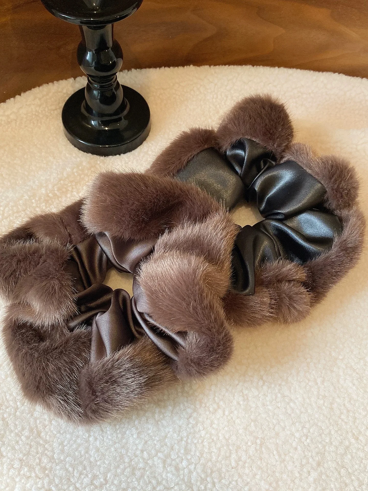 1pc Korean-style Fashion Faux Leather and Fabric Frayed Big Hair Scrunchie, High-End Look Hair Tie for Ponytails and Buns