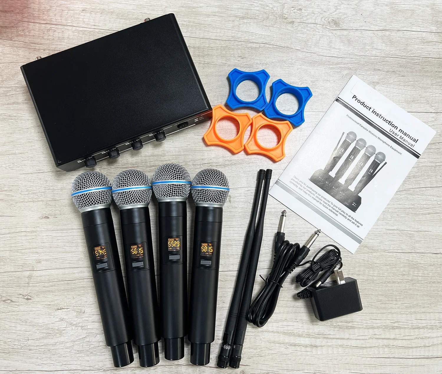 

GAW-D2000 4-channel UHF Wireless Microphone Suitable For Stage Performances Churches Speeches Recordings And Other Scenarios.