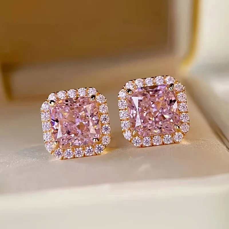 Elegantes Pendientes de Piedras Preciosas Sintéticas Rosas para Mujer - Aretes con Halo Dorado y Piedra de Nacimiento de Abril, Joyería para Bodas, Compromisos y Fiestas, Accesorios de Lujo para Uso Diario