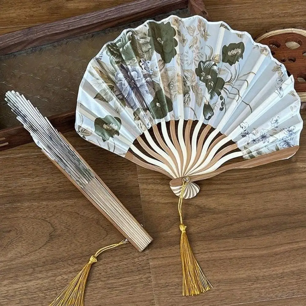 Chinese Style Antique Folding Fan Portable Photography Props Ink Folding Fan Scallop Shape Classical Vintage Folding Fan