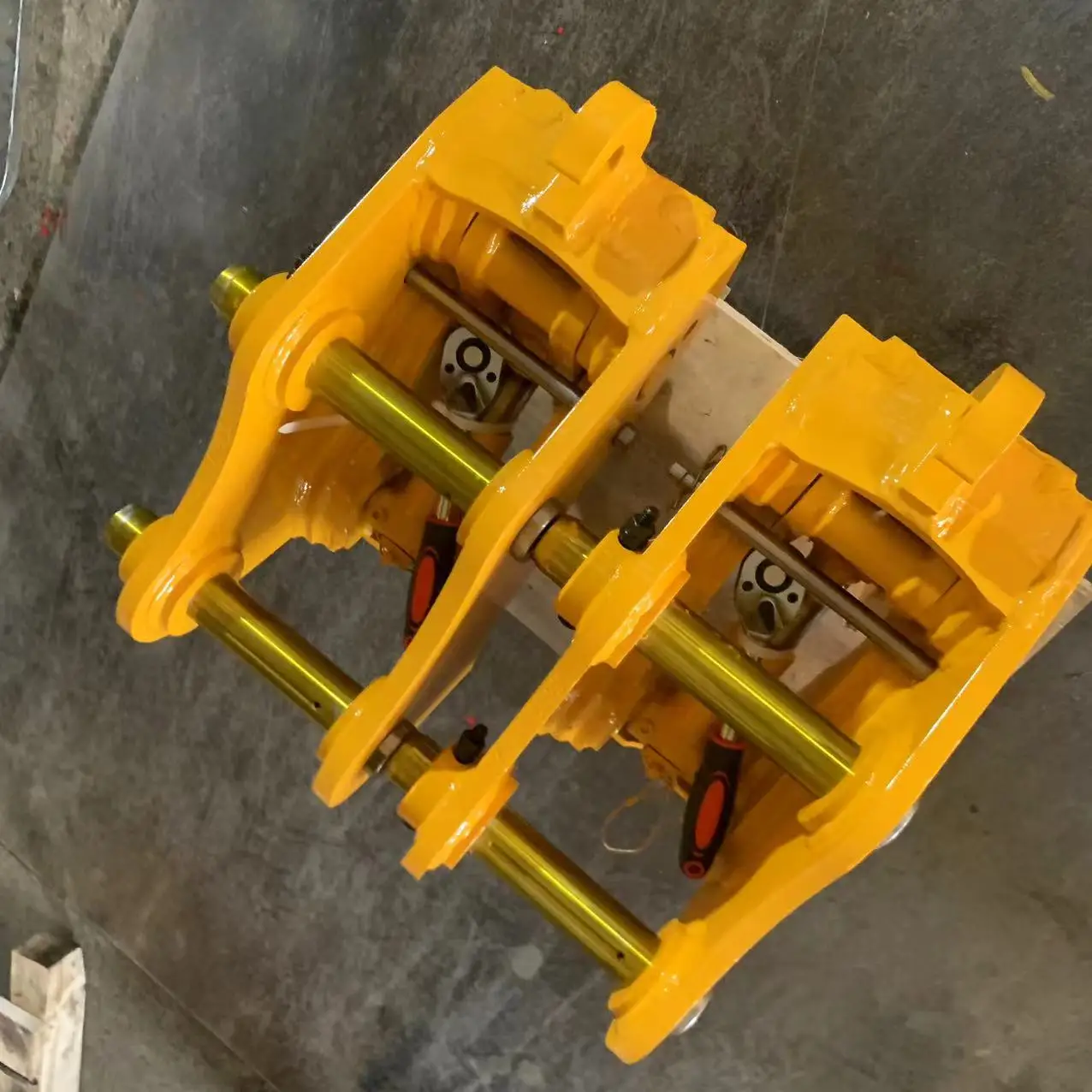 Maximize Uptime And Productivity With Our High-Performance Mechanical Quick Coupler For 1-4ton Excavator