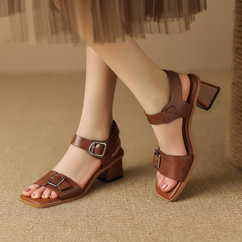 

Women's new summer leather cowhide metal belt buckle, thick heel, high heel, exposed toe, fish mouth fashion sandals