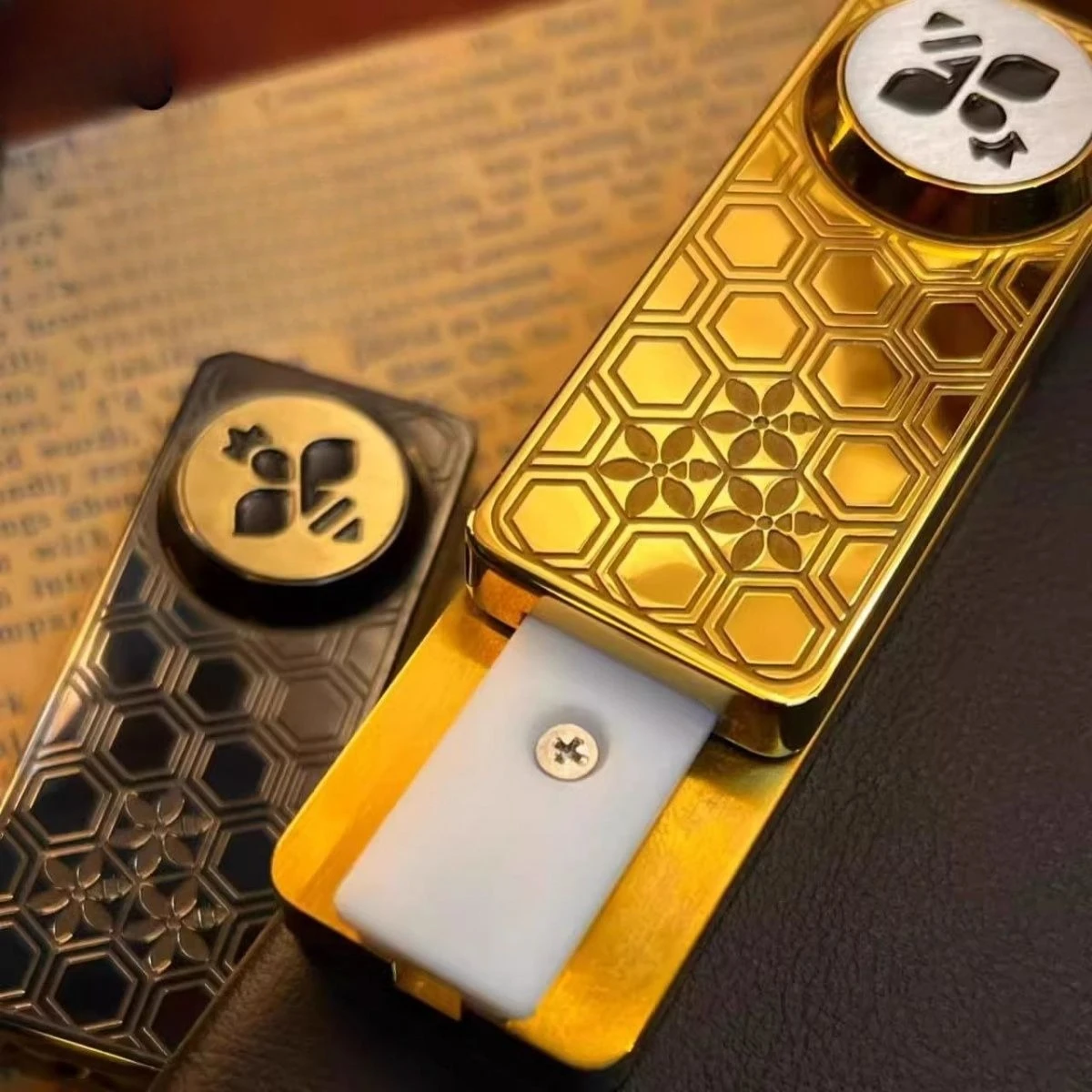 Bee Emperor EDC Mechanical Push Card Fidget Spinner Stainless Steel Magnetic Fingertip Gyro Push Slider Decompression Toy