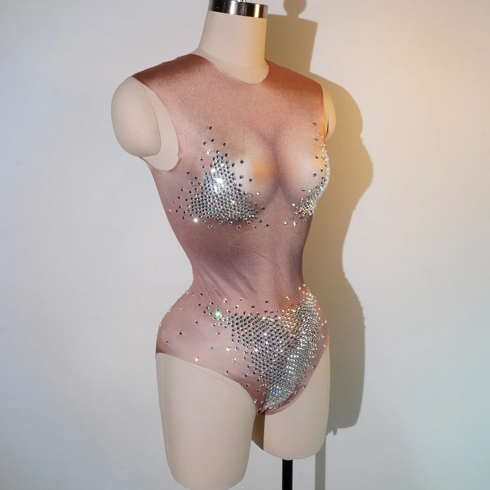 

Боди телесного цвета с блестящими стразами, сексуальный наряд певицы, купальник с серебряными кристаллами, эластичный купальник для ночного клуба, бара, Drag Queen Show Girl