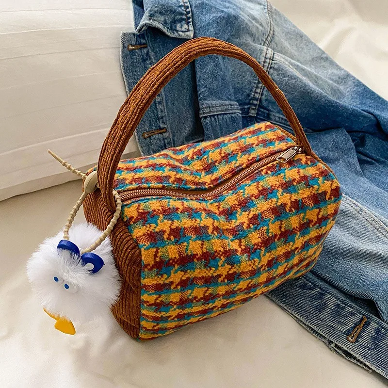 

1 шт., милая плюшевая клетчатая маленькая сумочка, женская портативная косметичка для уличного использования, модная ручная сумка-тоут