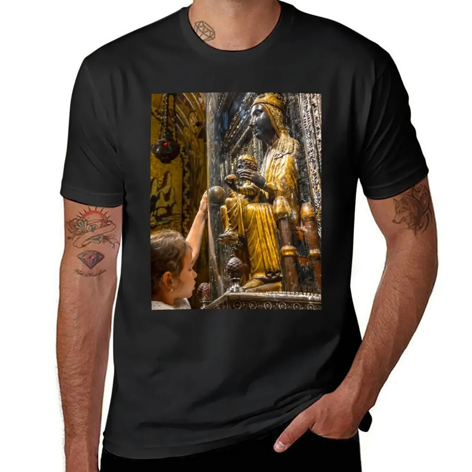 Graphic Short Sleeve Spain vintage Montserrat Monastery Virgin Child's Devotion T-shirt vintage fruit of the loom mens t shirt