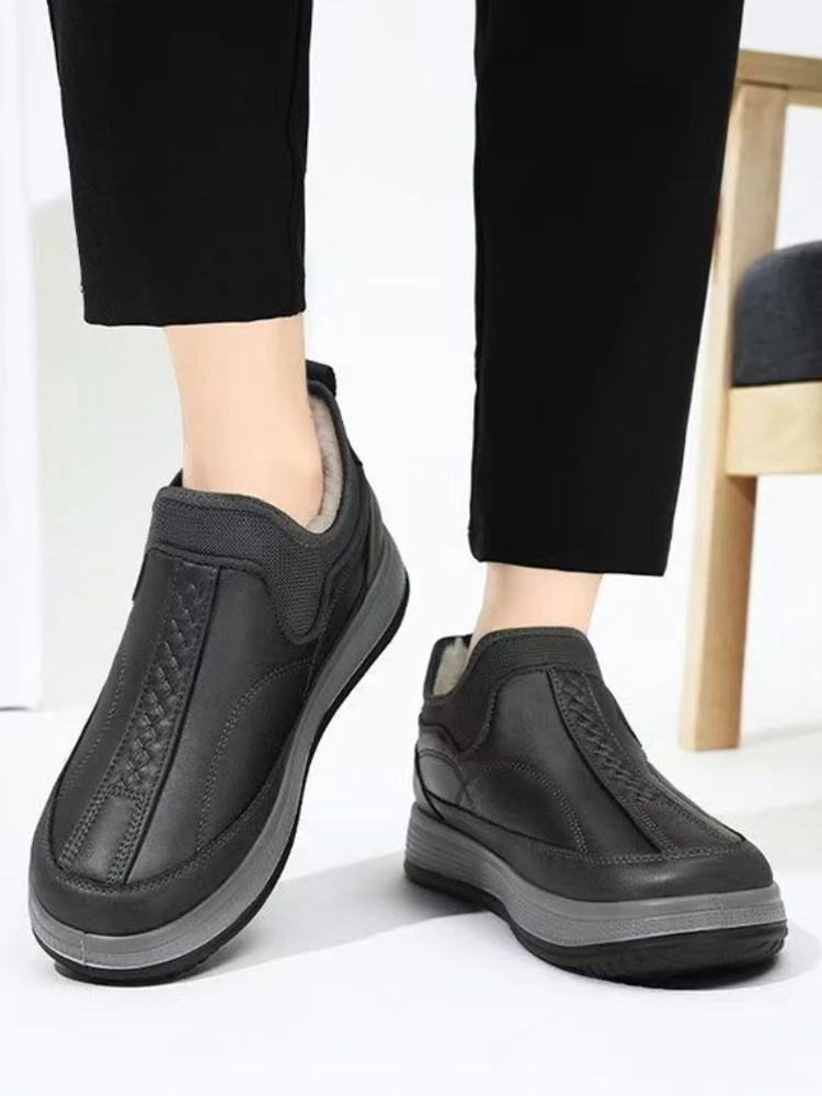 الرجال جديد الشتاء الجلود الثلوج الأحذية صوف مبطن سميكة معزول كعب مسطح الارتفاع دفعة المضادة للانزلاق عادية الانزلاق على الأحذية