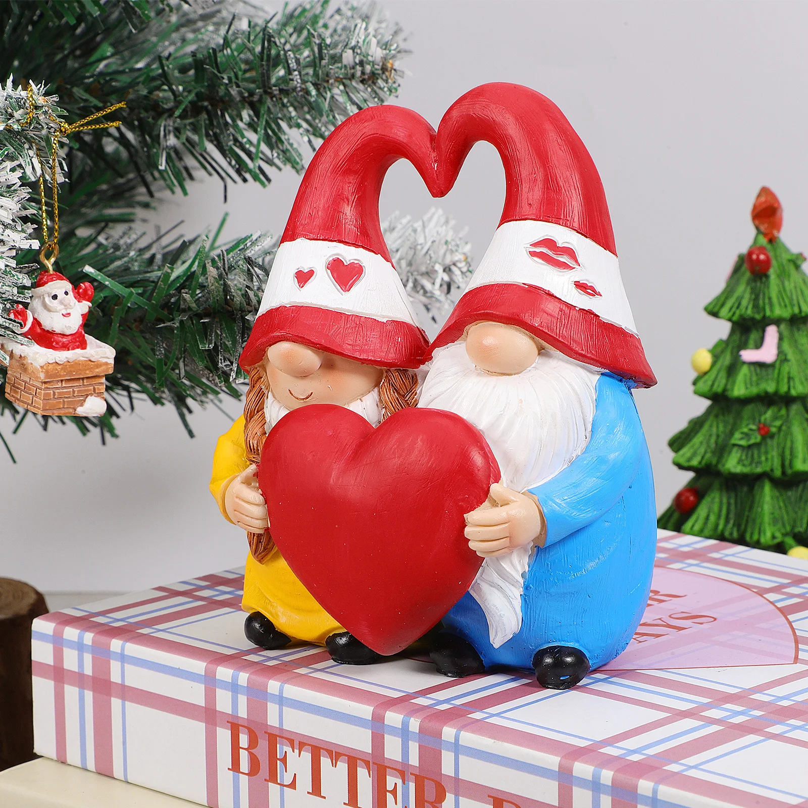 

Charming Resin Couple Gnome Ornament Lightweight Fade Resistant Decor for Garden Lawn Yard Scene Gnomes Garden Decorations