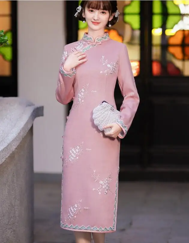 Chiński styl różowy haftowane Cheongsam wiosną i Style letnie