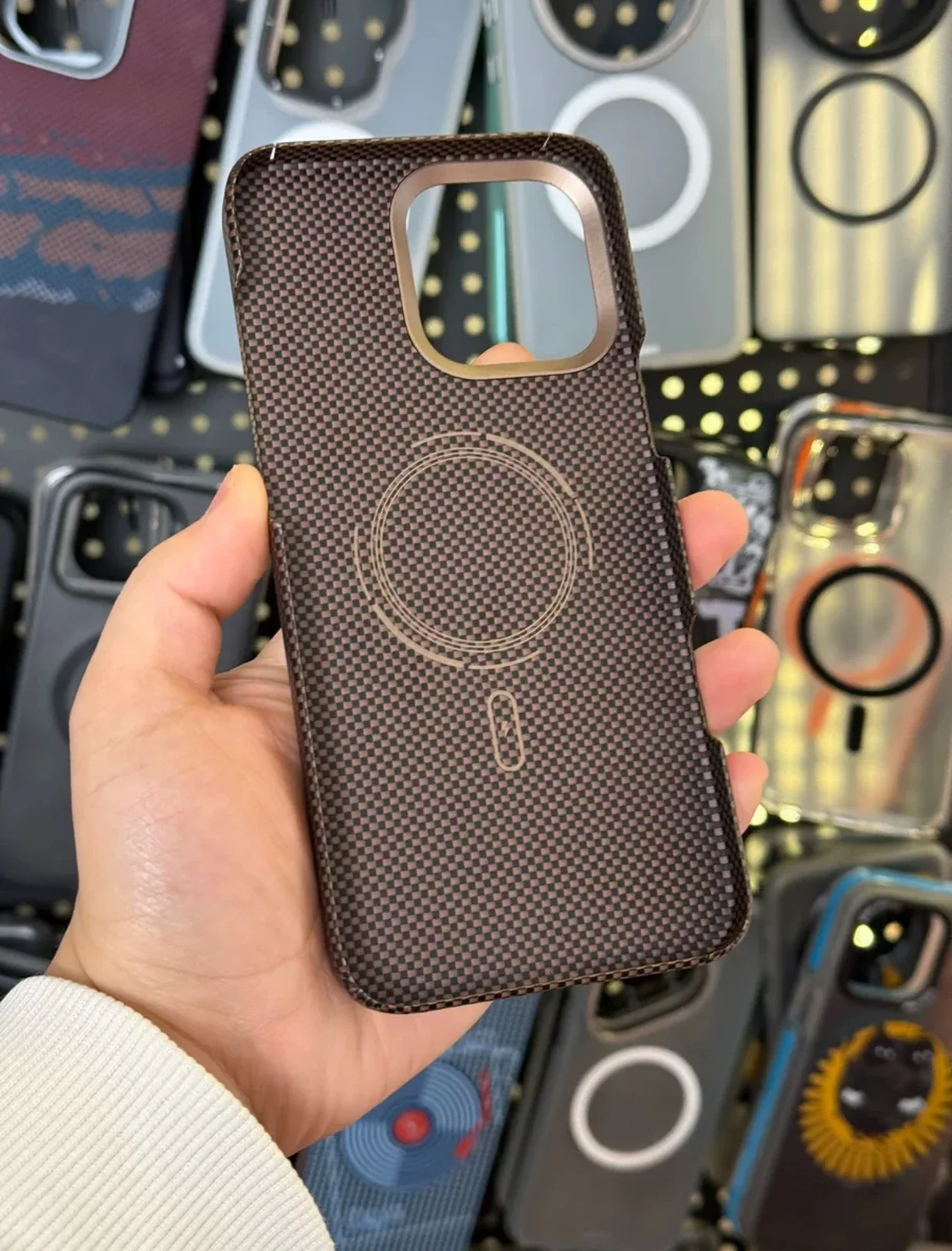 Blueo for ip16ProMax phone case plain weave magnetic suction 16Pro aramid fiber protective cover 15ProMax Kevlar 600D ultra-thin