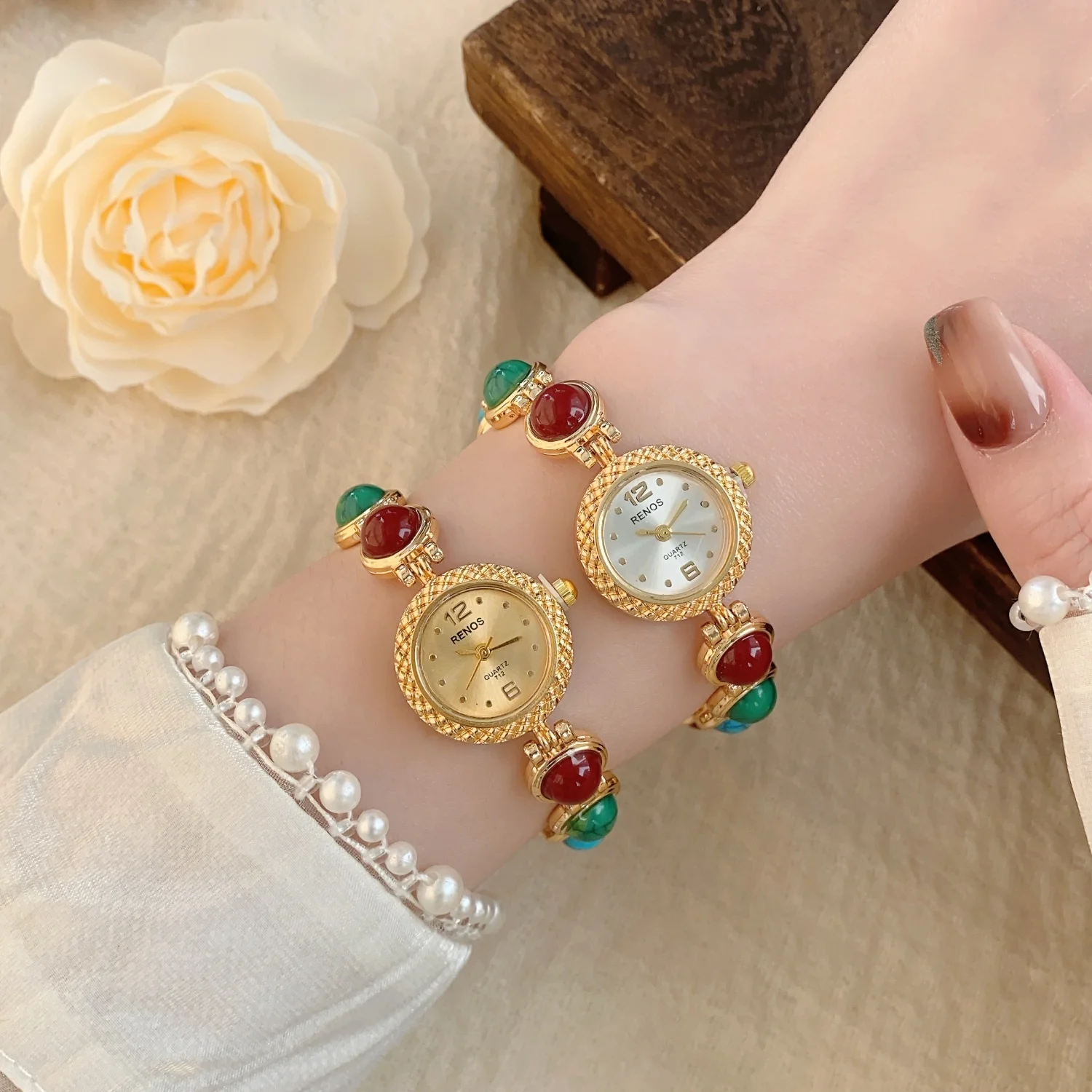 New Vintage Colored Women's Watches Light Luxury Retro Gold Noble Bracelet Watch Femme Quartz Wristwatch montre pour femme