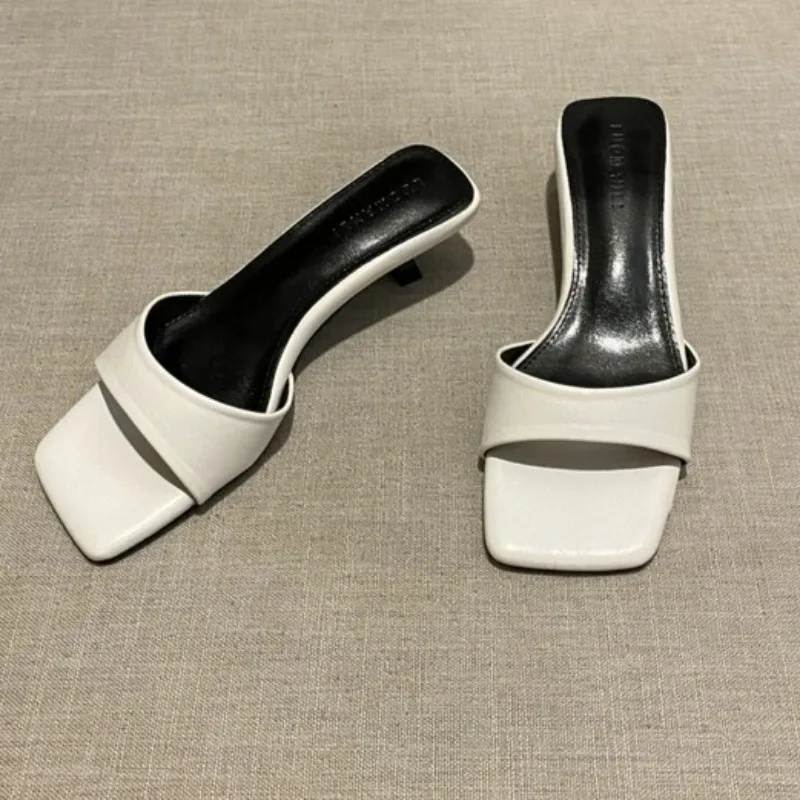Sandali firmati con testa quadrata di moda nuovo stile estivo da donna 2025 Pantofole casual comode con punta aperta e bocca superficiale Taglia 35-40