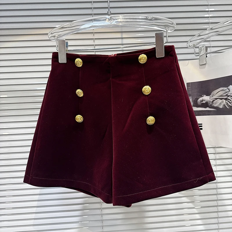 Lichte luxe socialite fluwelen shorts met dubbele rij en metalen gesp voor dames in de winter van 2025, nieuwe veelzijdige slim-fit shorts voor woon-werkverkeer