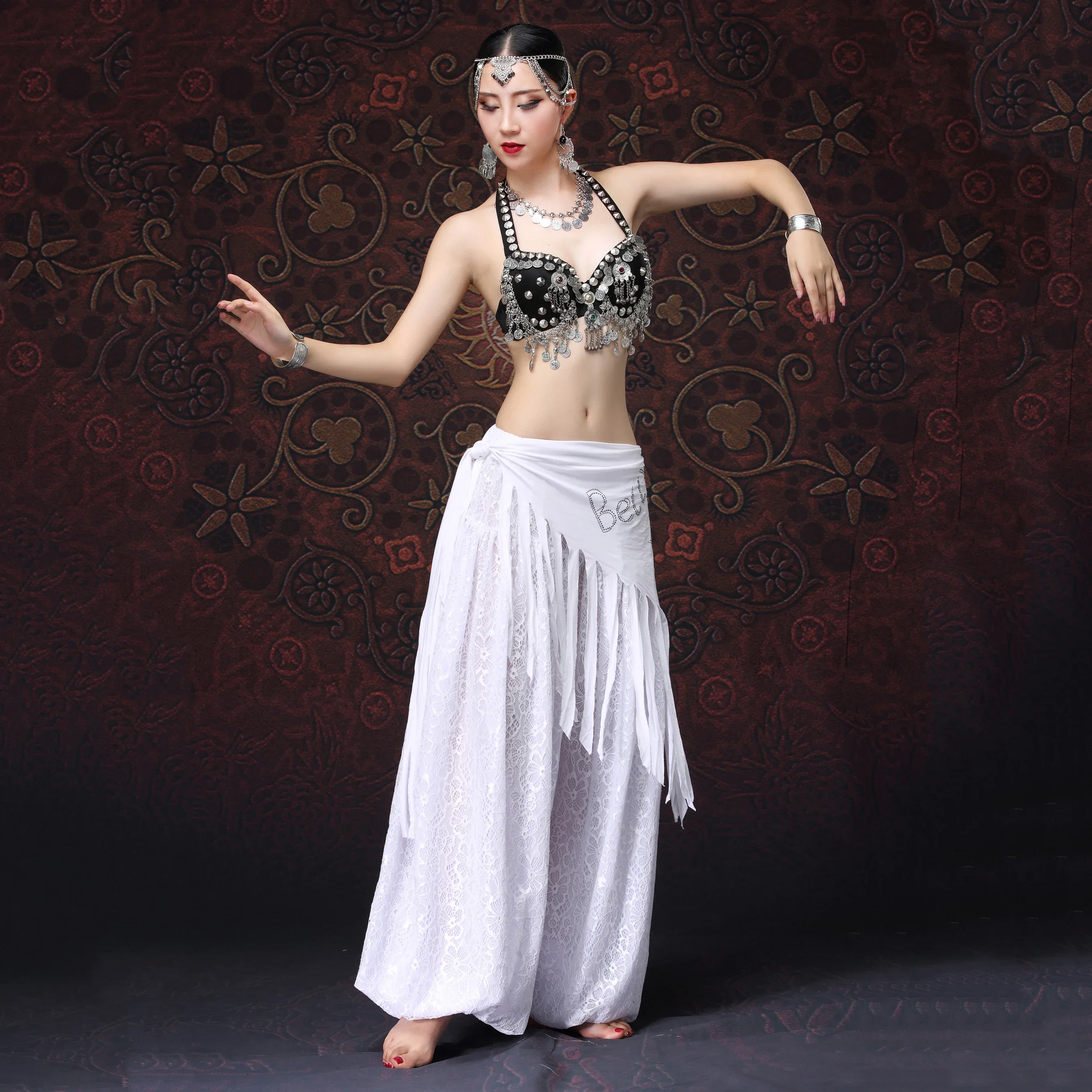 

Women Dancewear Silver Chain Metallic Studs Bra B/C CUP Coins Bra Gypsy Dance Tops Tribal Belly Dance Vintage Bra