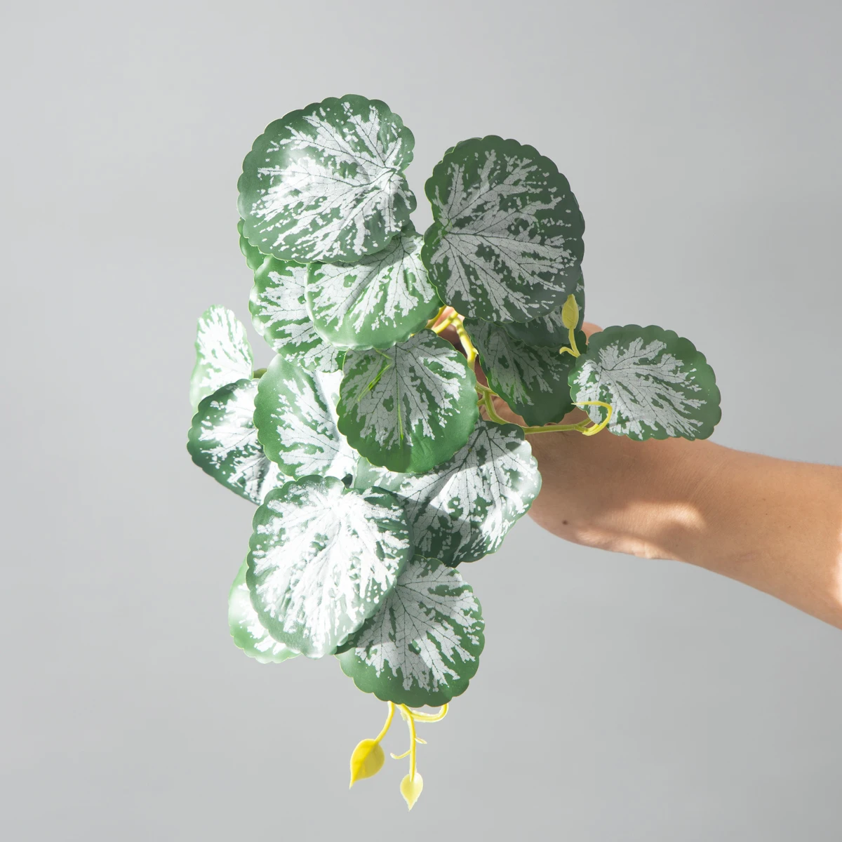 25 cm künstliche Monstera-Pflanzen, tropische Palmenblätter, kleine Pflanzen, Zweig, künstlicher Baumlaub, hängende Blätter für Halloween, Weihnachten – Detail 11