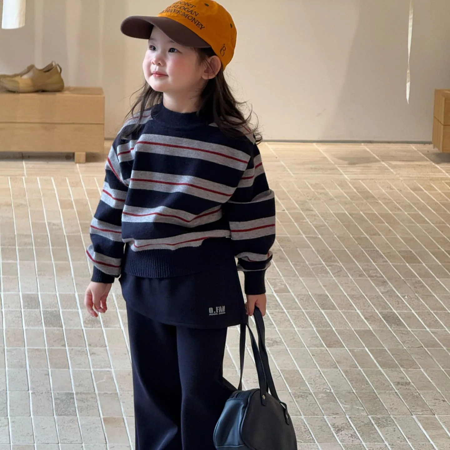 

2025 Autumn New Children's Clothing Girls Striped Fashion Pullover Children's Autumn Suit