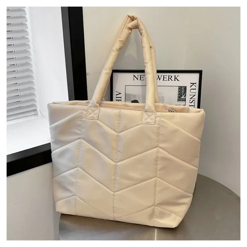 

Fashionable and Minimalist Commuting Large Capacity Tote Bag Autumn/Winter Versatile Casual Shoulder Bag Sacs Pour Femmes