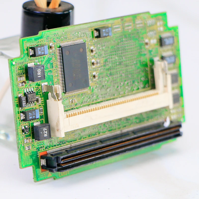 

Б/у A20B-3300-0170 для сервоплаты FANUC A20B-3300-0170