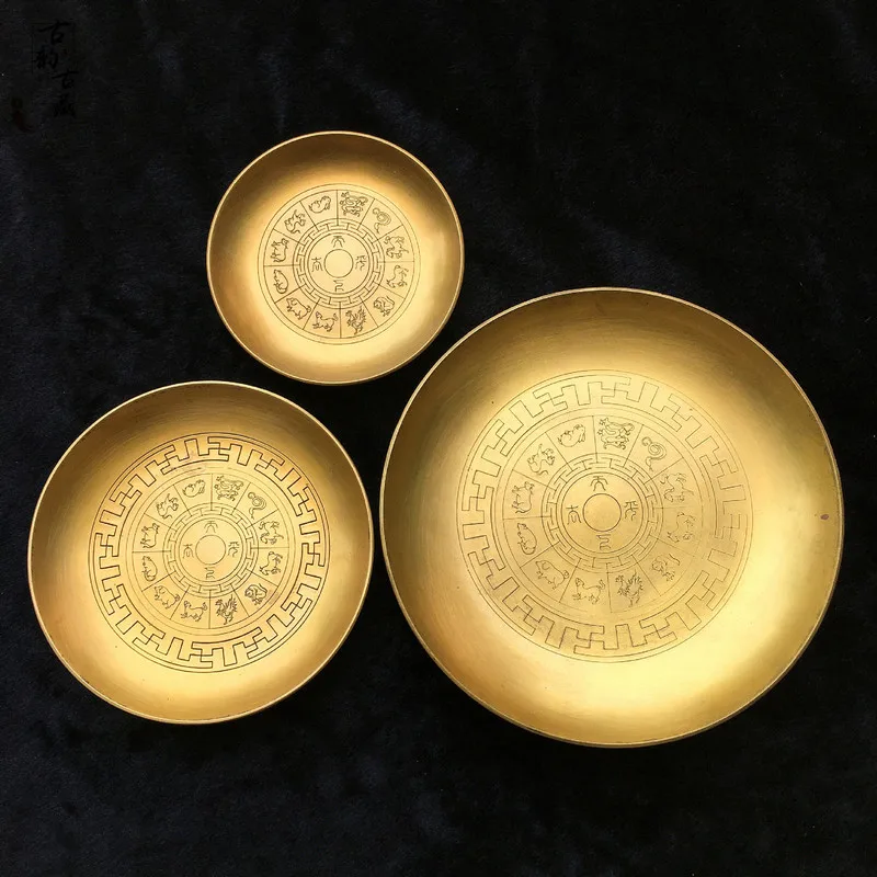 Antique-style twelve zodiac animal bronze plates and dishes, suitable for home use; old-fashioned brass plates in various sizes,