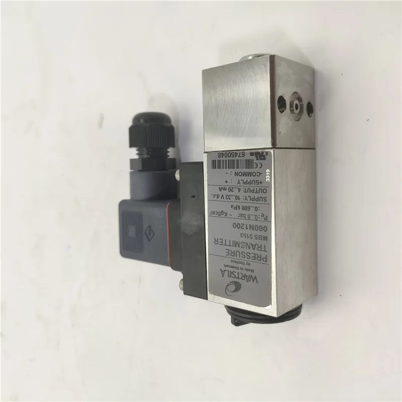 Hydraulic pressure transmitter Sensor MBC 5100 060-310-966 MBC5100 061B100466 MBC 5100 061B110366 hydraulic Sensor