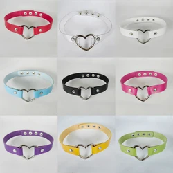 Metal heart pendant leather collar