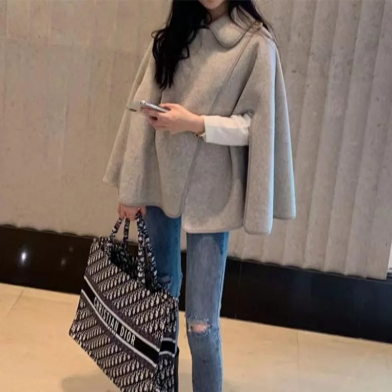 Fashionable Woolen Short Poncho Coat for Women Lapel Solid Color Cashmere Short Ponchos Casacos Feminino Womens Clothing