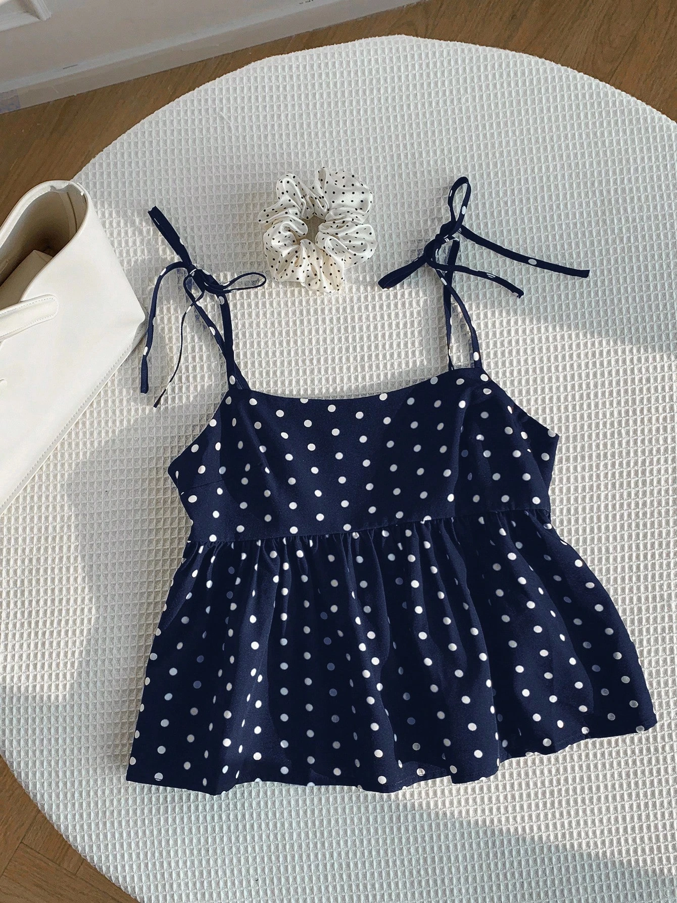 Cami feminino de bolinhas com alças espaguete e bainha larga, camisola de bolinhas, babydoll, tops de bolinhas, top fofo