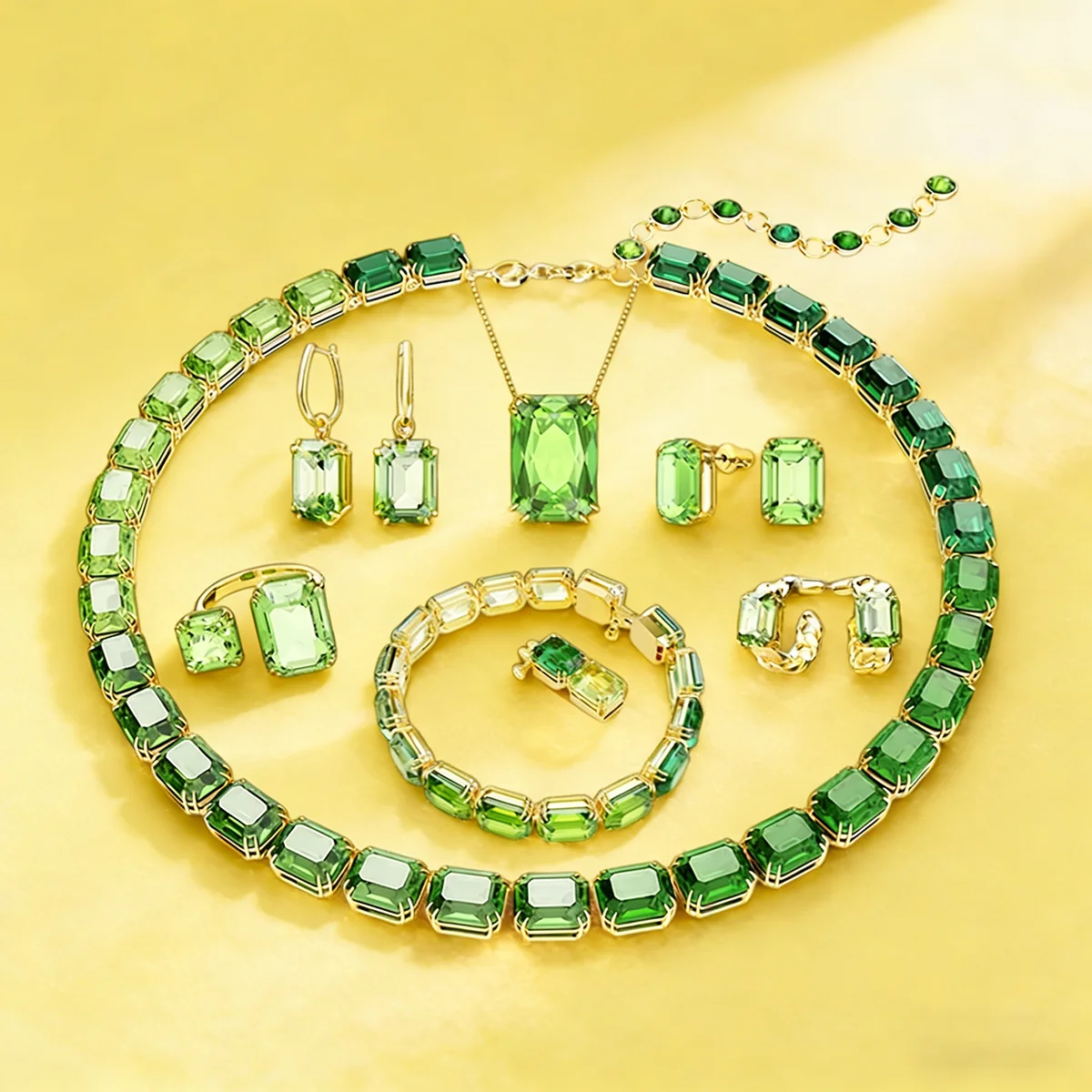 

Роскошный модный комплект украшений с восьмиугольной огранкой: колье, браслет, серьги. Для повседневной носки, вечеринок, работы, поездок на работу. Универсальный подарок на праздники.