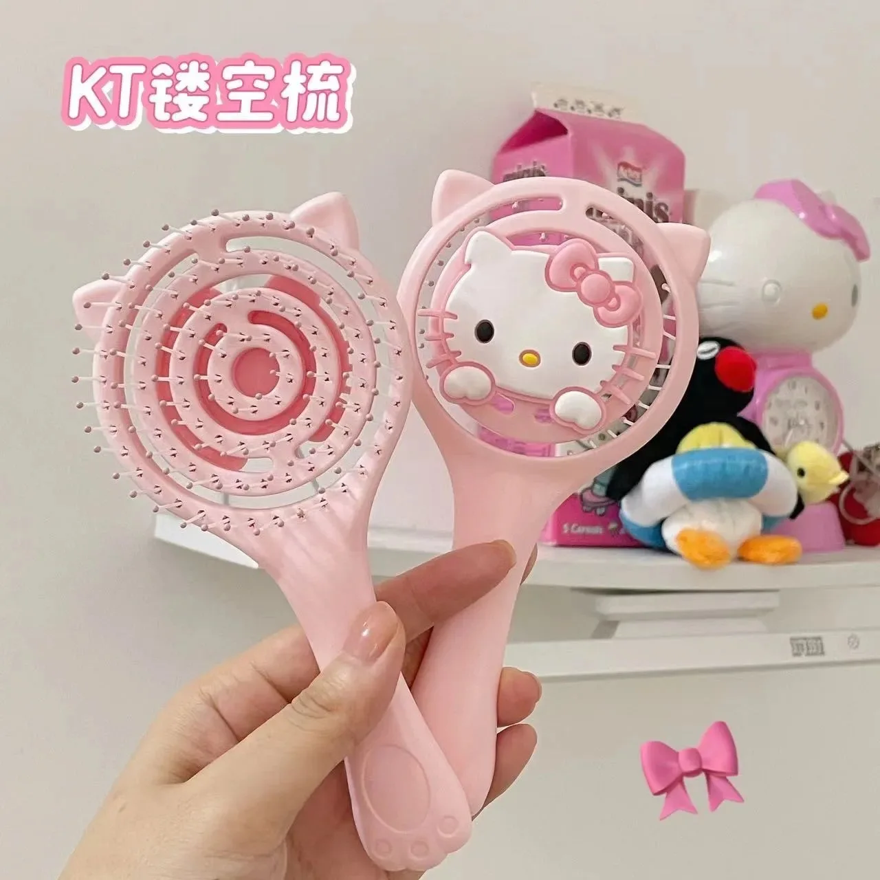 

2024 Kawaii Pink HelloKittys Air Cushion Comb Sanrio Kitty Cat Long Hair Curling Fluffy Air Bag Comb Head Massage Comb