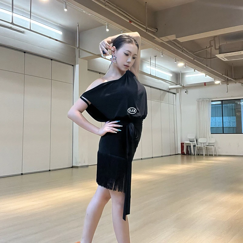 Sexy Spalla Inclinata Valzer Costume di Ballo Latino Donne Abiti di Pratica di Danza Per Adulti Nero Tango Samba Performance Wear XH2693