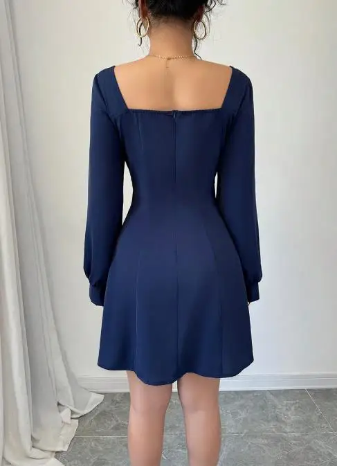 

Autumn 2025 Long Sleeved Square Collar Waist Tied Dress with Elegant Ladies' Temperament, Solid Color A-Line Long Sleeved Dress