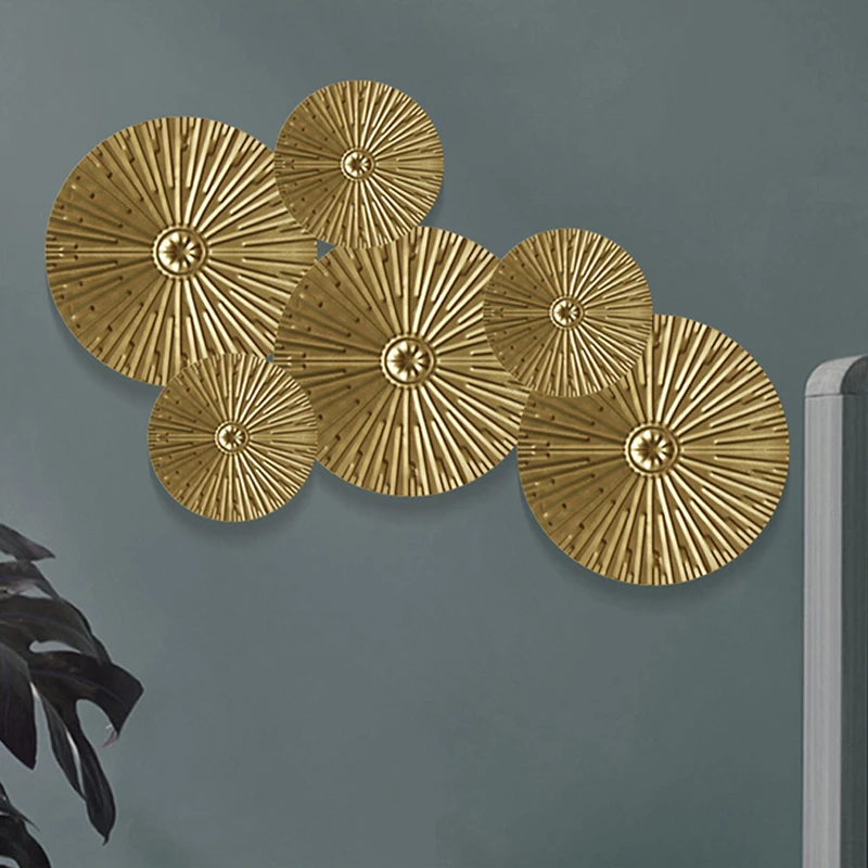 Luxury Round Golden Wall Decorations Hanging Creative Golden Metal Irregular Wall Retro Style Home Room Decorate Wall Pendants