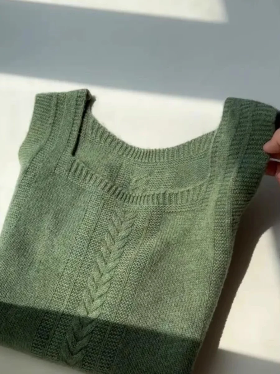 

Spring Green Short Knitted Twisted Rope Vest Sweater Women's Inner Wear Square Collar Shoulder Pad Layering Vest Top