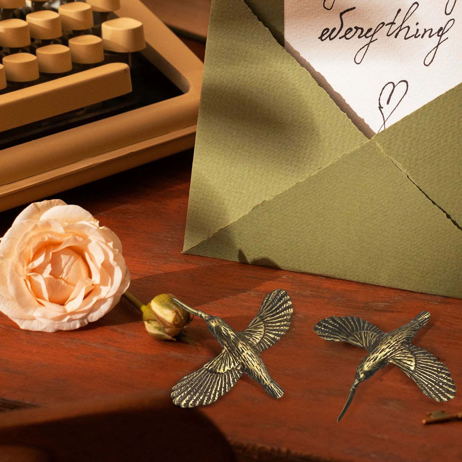 

2pcs Brass Statue Desktop Ornament Home Mini Desktop Ornament Office Decor Delicate Sculpture Small Craft