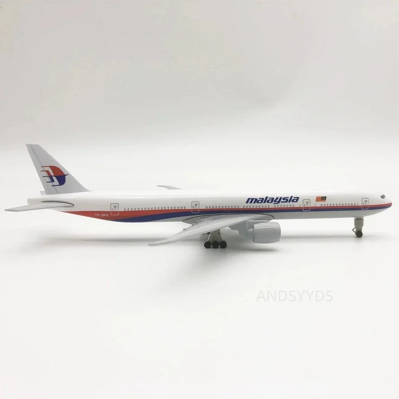 20cm Malaysia Airlines B777 plane model aircraft toys for boy	With Wheels & Base Miniature Airplane Model Souvenir Plane Toy view 4