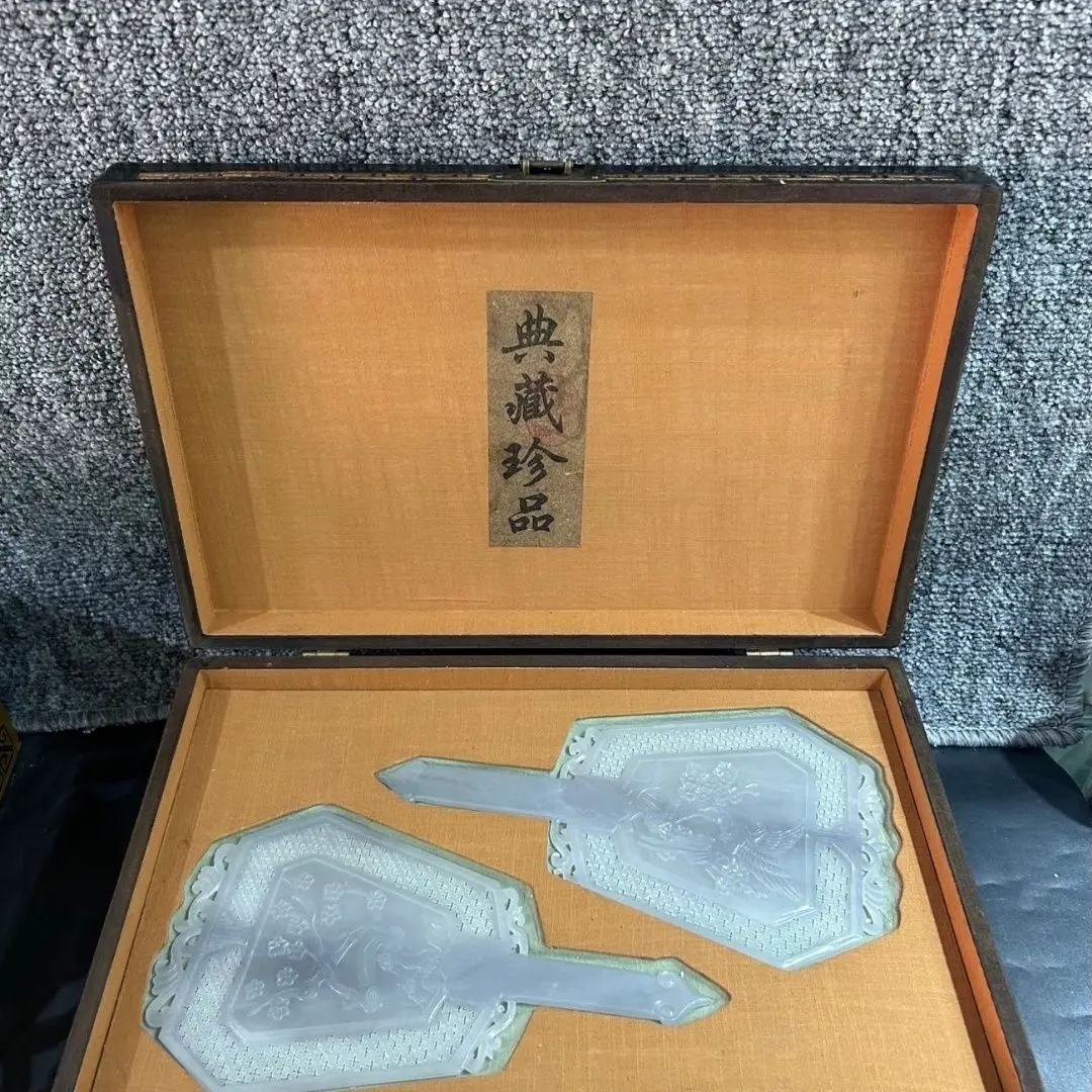 Hetian jade fan, a pair of ornaments, home decoration collection