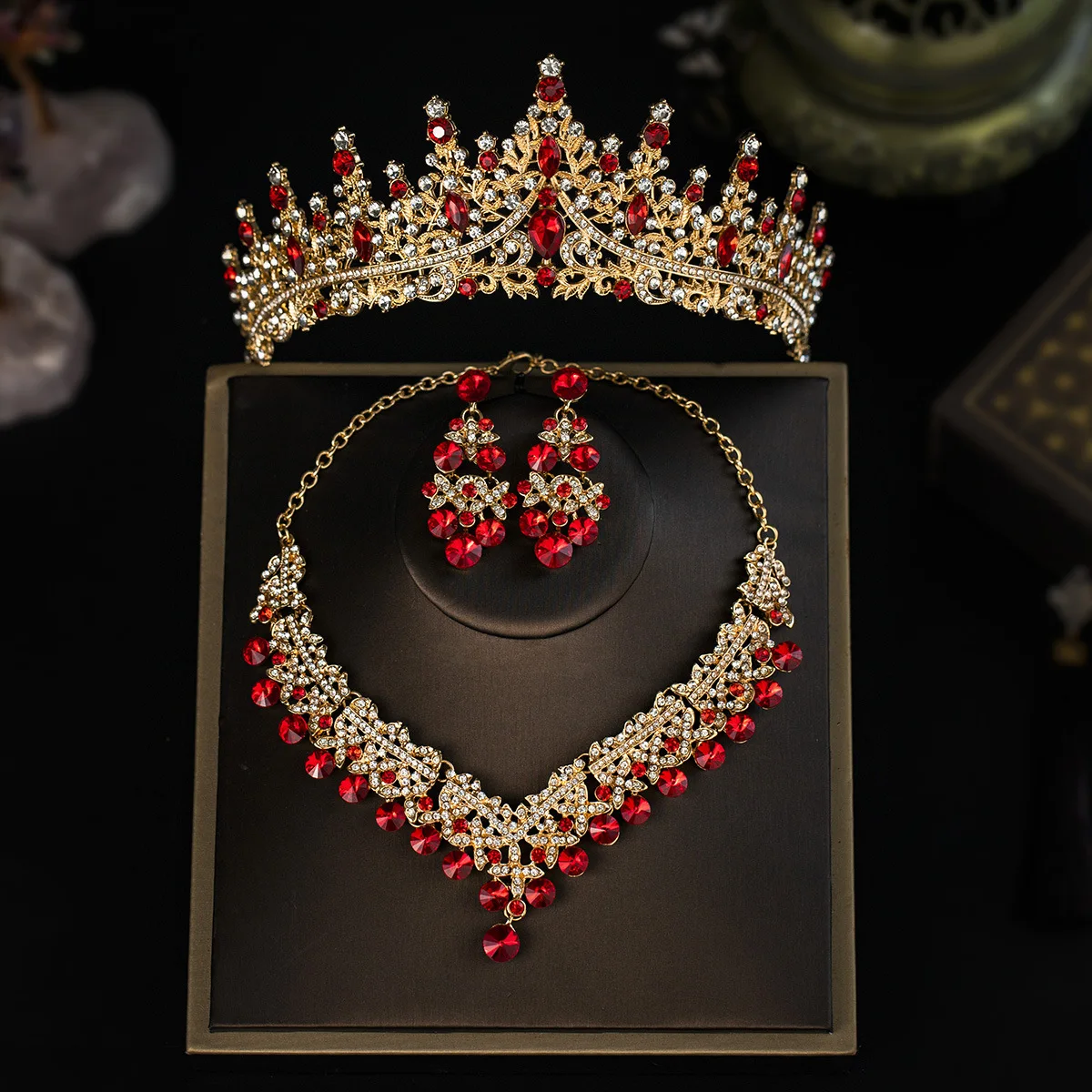 Ensemble de trois pièces de couronne de mariée, couvre-chef, collier, boucles d'oreilles, accessoires pour robe de mariée Super féerique coréenne, nouvelle collection