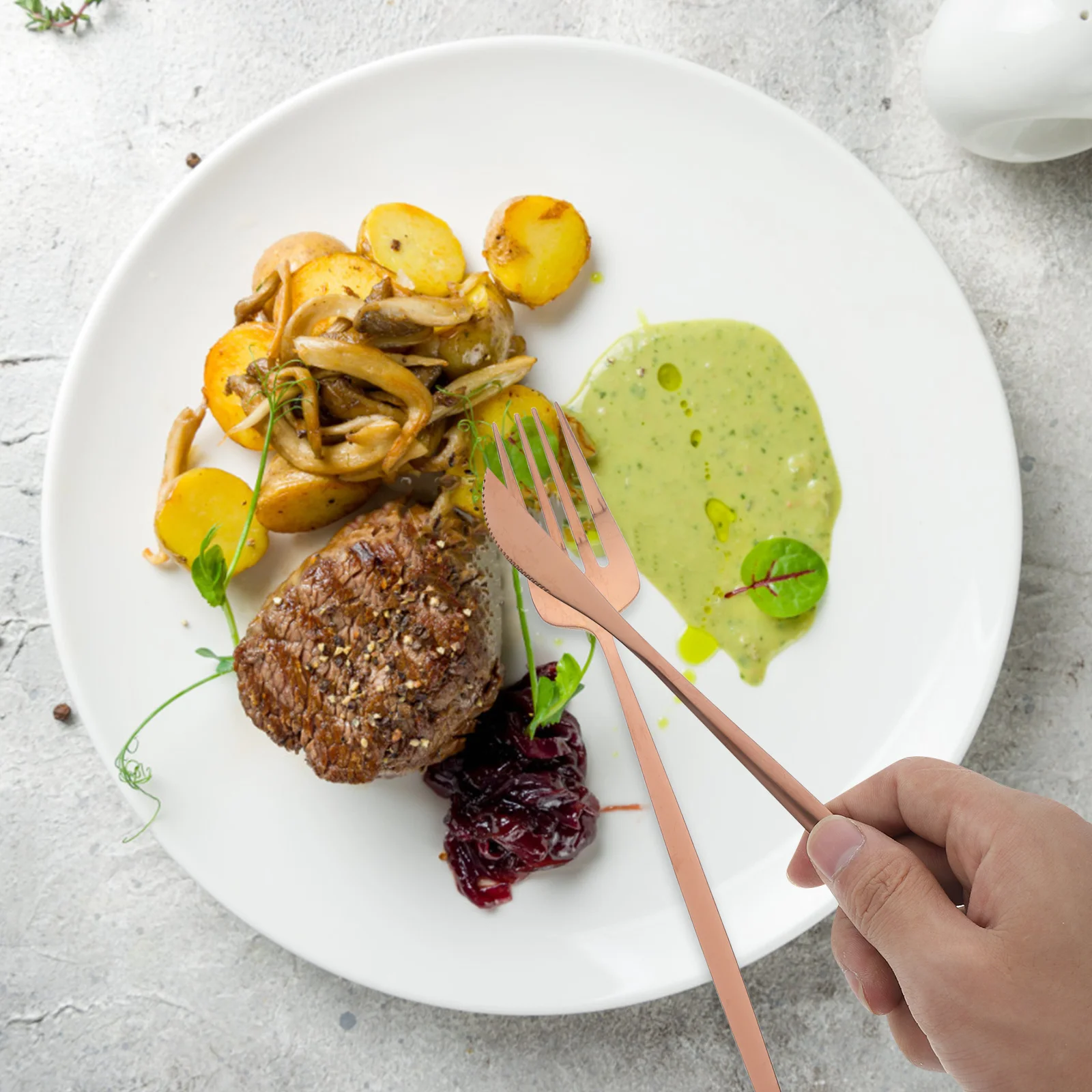 

30 Piece Stainless Steel Dinnerware Set Rose Gold Silverware Utensils for Family Gatherings Festivals Elegant Table Setting